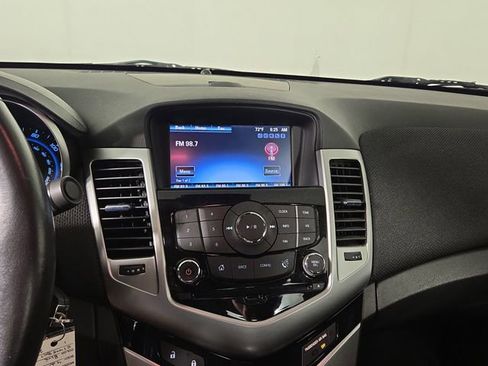 Used 2014 Chevrolet Cruze LT FWD image 17