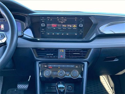 Used 2022 Volkswagen Taos SEL image 17