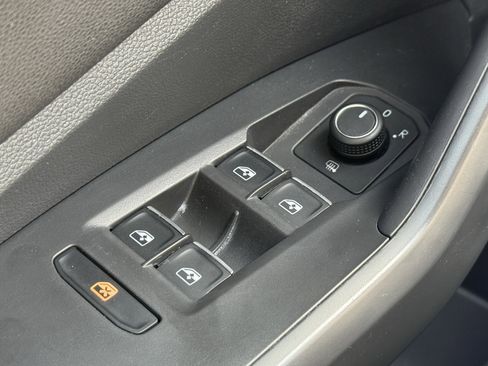 Used 2024 Volkswagen Jetta SE image 27