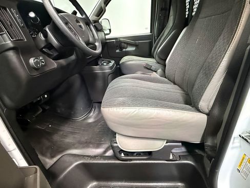 Used 2024 GMC Savana 2500 w/ Driver Convenience Package image 53