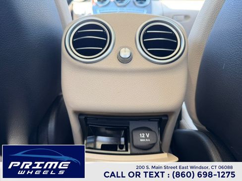 Used 2015 Mercedes-Benz C 300 4MATIC Sedan image 18