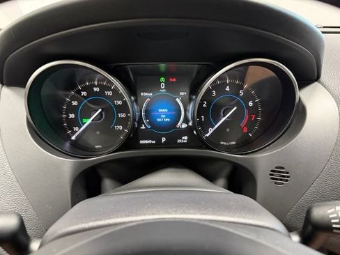 Used 2017 Jaguar F-PACE AWD/4WD image 36