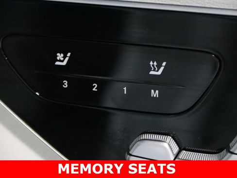 Used 2025 Mercedes-Benz GLC 300 4MATIC Coupe image 24