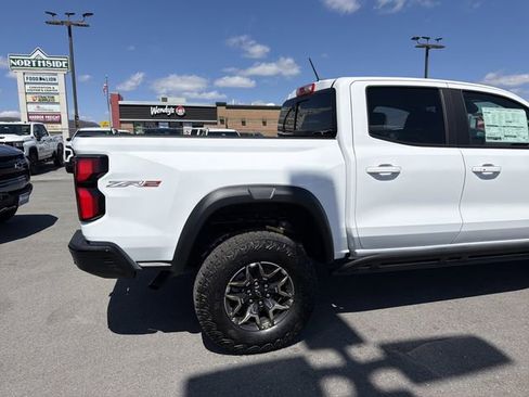 New 2026 Chevrolet Colorado ZR2 w/ Technology Package AWD/4WD image 6