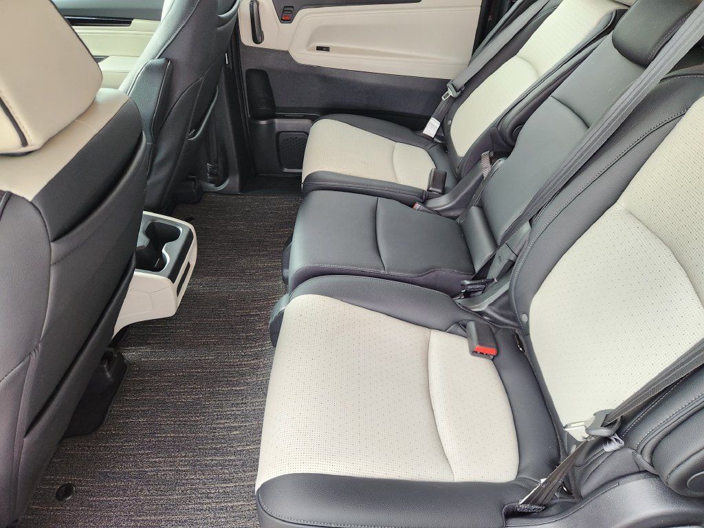 Used 2025 Honda Odyssey Elite image 31