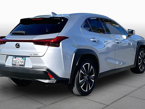 Used 2019 Lexus UX 200 w/ Premium Package FWD image 11