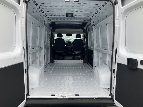 New 2026 RAM ProMaster 2500 w/ Convenience Group image 8