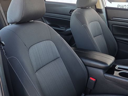 Used 2024 Nissan Altima 2.5 SV image 31