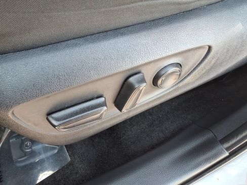 Used 2024 Toyota RAV4 XLE w/ Convenience Package FWD image 17