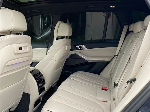 Used 2022 BMW X5 M50i w/ Executive Package image 21