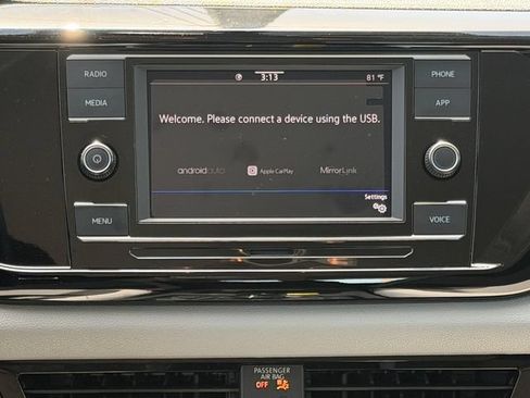 Certified 2023 Volkswagen Taos S FWD image 15