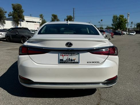 Used 2024 Lexus ES 300h w/ Premium Package FWD image 6