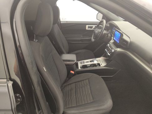 Used 2020 Ford Explorer XLT image 21