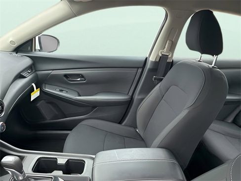 Used 2025 Nissan Sentra S image 17