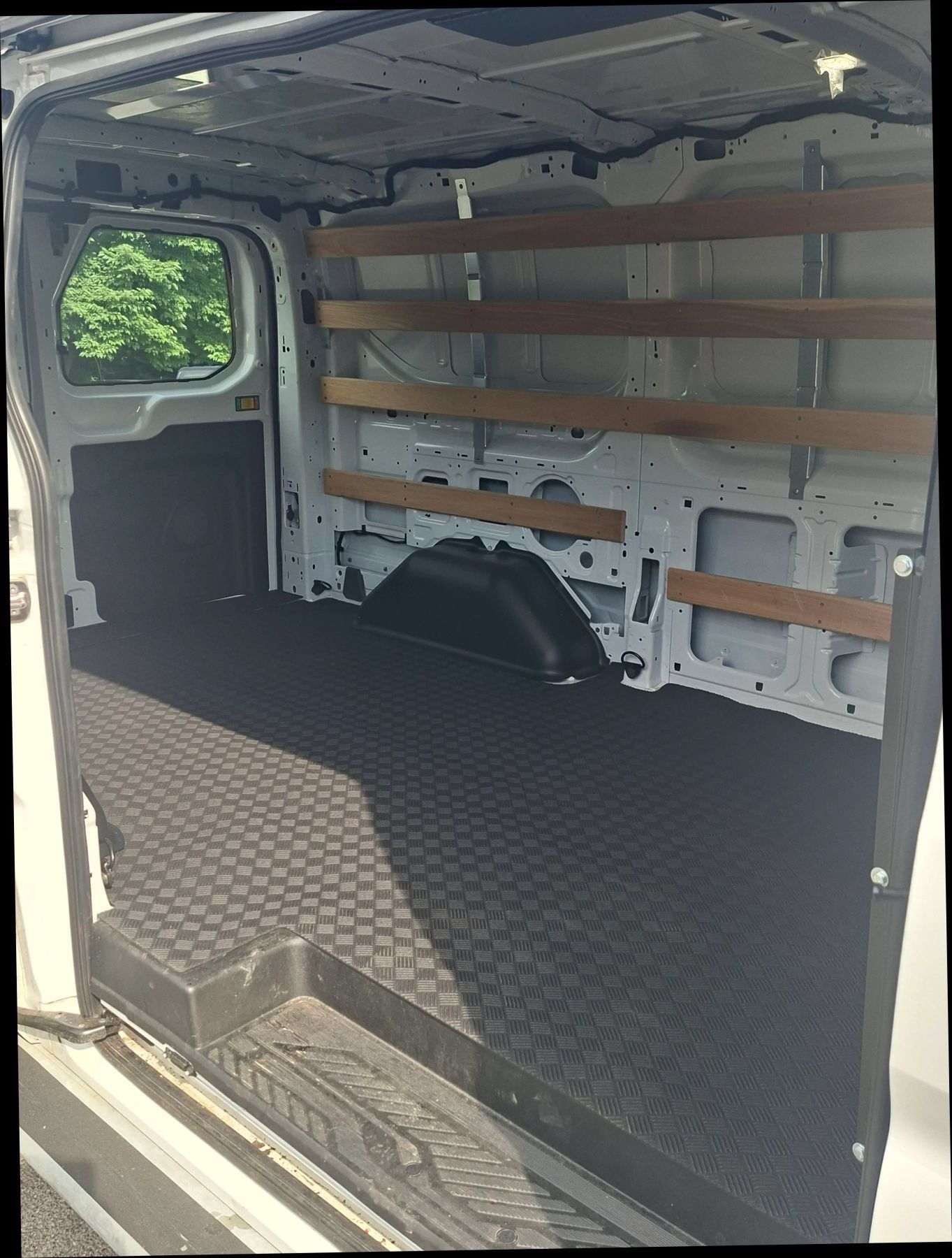 Used 2025 Ford Transit 250 Low Roof w/ Exterior Upgrade Package RWD image 9