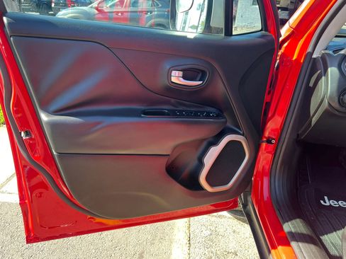 Used 2016 Jeep Renegade Limited AWD/4WD image 12