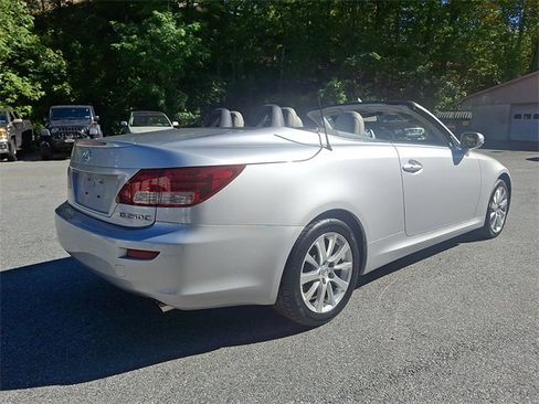 Used 2011 Lexus IS 250C image 8