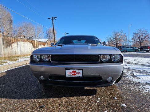 Used 2014 Dodge Challenger R/T image 5