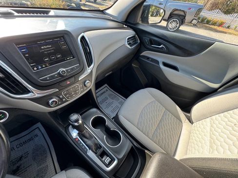 Used 2019 Chevrolet Equinox LT image 18