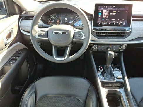 Certified 2022 Jeep Compass Latitude image 13