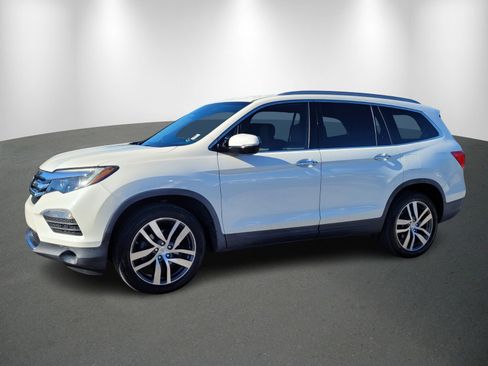 Used 2017 Honda Pilot Elite image 3