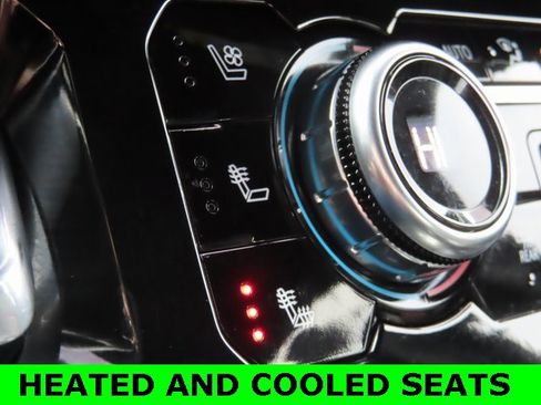 Used 2024 GMC Sierra 2500 AT4 w/ AT4 Preferred Package image 4