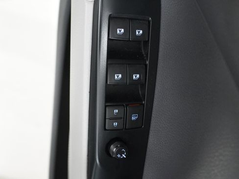 Used 2020 Toyota Camry LE image 31