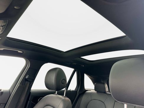 Used 2022 Mercedes-Benz GLC 300 image 18