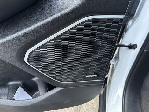 Used 2022 Jeep Grand Cherokee L Limited w/ MOPAR Finishing Package image 10