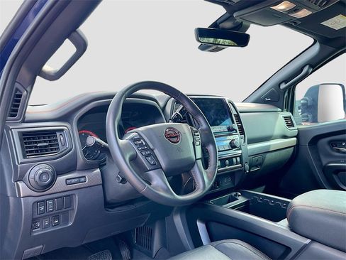 Used 2023 Nissan Titan PRO-4X w/ Pro-4x Convenience Package image 9