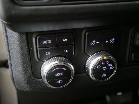 Used 2023 GMC Yukon XL Denali Ultimate AWD/4WD image 16