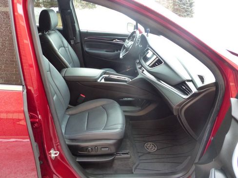 Used 2022 Buick Enclave Essence w/ Sport Touring Edition AWD/4WD image 39