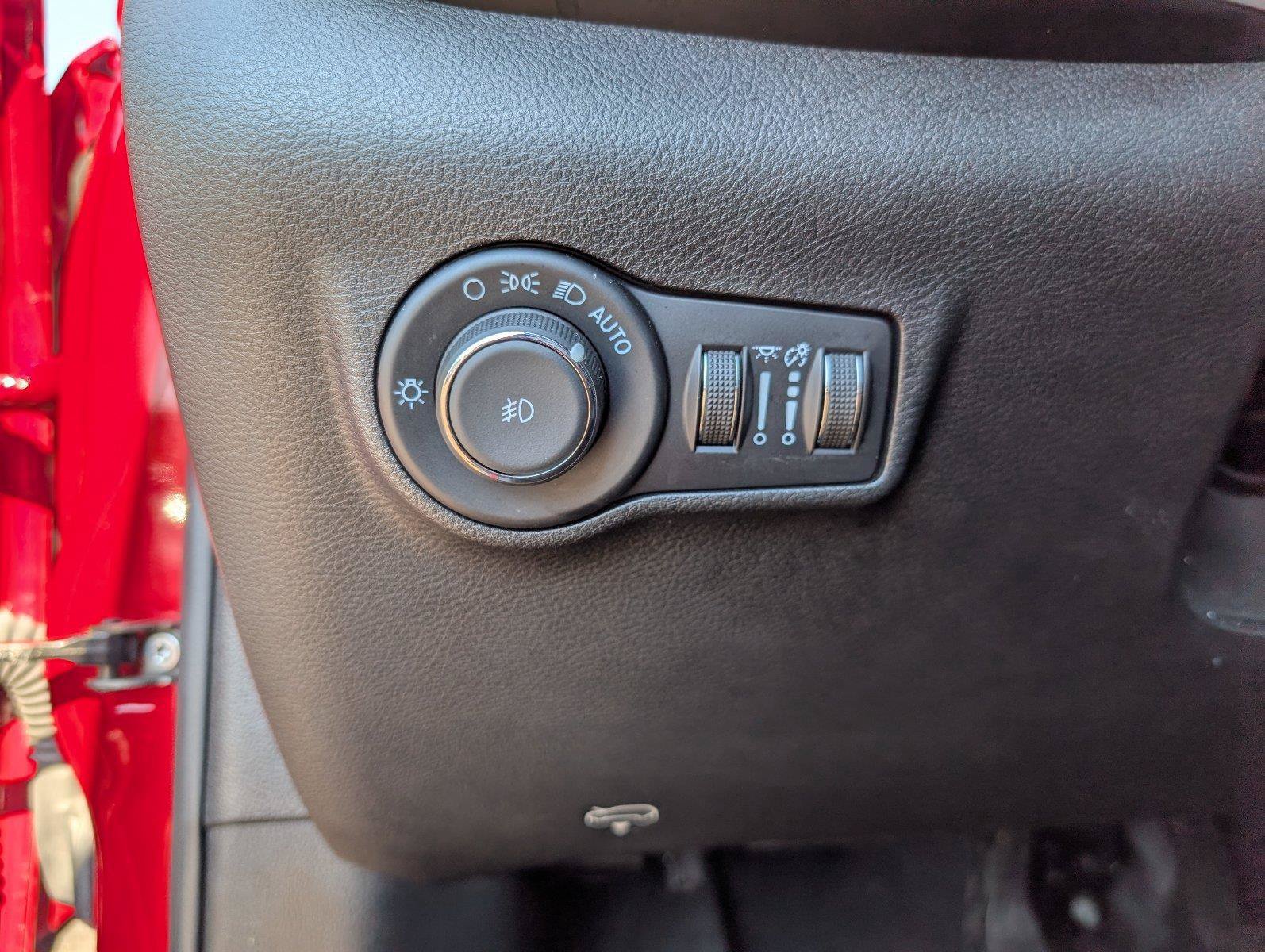 Used 2025 Jeep Compass Latitude AWD/4WD image 34