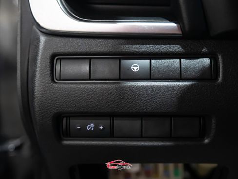 Used 2021 Nissan Rogue SV image 38