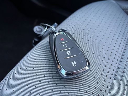 Used 2025 Chevrolet Trax LT image 18