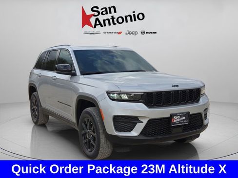 New 2025 Jeep Grand Cherokee Altitude RWD image 2