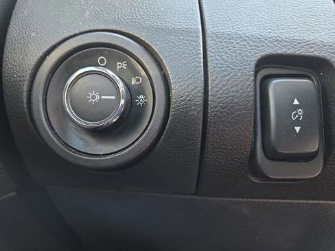 Used 2013 Ford Taurus SEL image 22