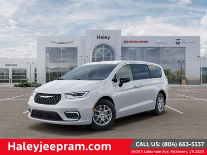 New 2026 Chrysler Pacifica Select