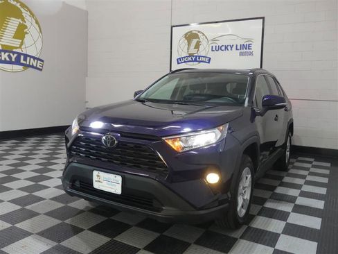 Used 2020 Toyota RAV4 XLE w/ Convenience Package AWD/4WD image 4