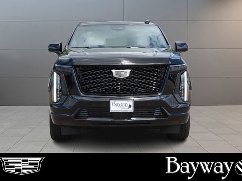 Certified 2026 Cadillac Escalade Platinum Sport w/ LPO, ONYX Package AWD/4WD image 2