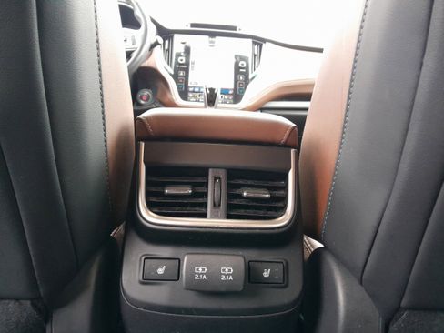 Used 2020 Subaru Outback Touring image 32