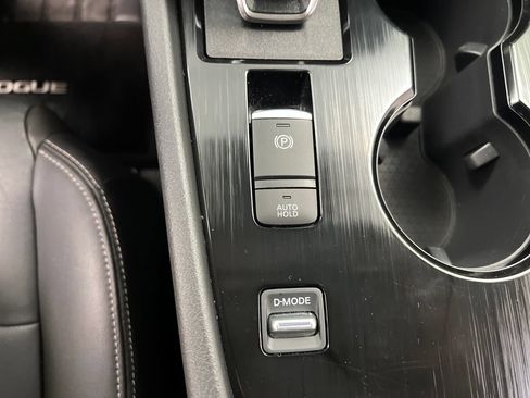 Used 2026 Nissan Rogue SL FWD image 50