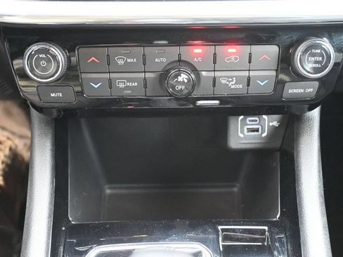 Used 2023 Jeep Compass Limited AWD/4WD image 13