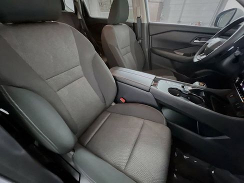 Used 2025 Nissan Rogue SV FWD image 27