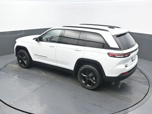 Used 2022 Jeep Grand Cherokee Altitude image 52