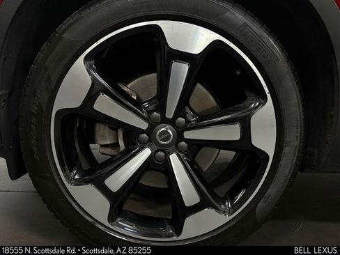Used 2019 Volvo XC40 T4 Momentum FWD image 10