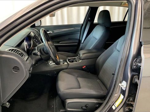 Used 2020 Chrysler 300 Touring w/ Sport Appearance Package RWD image 15