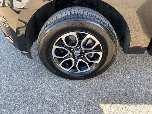 Used 2024 Ford Expedition Max XLT image 26