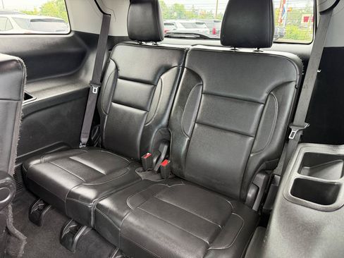 Used 2017 GMC Acadia SLT AWD/4WD image 13