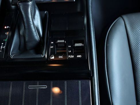 Used 2020 Lexus GX 460 Premium w/ Premium Package image 44